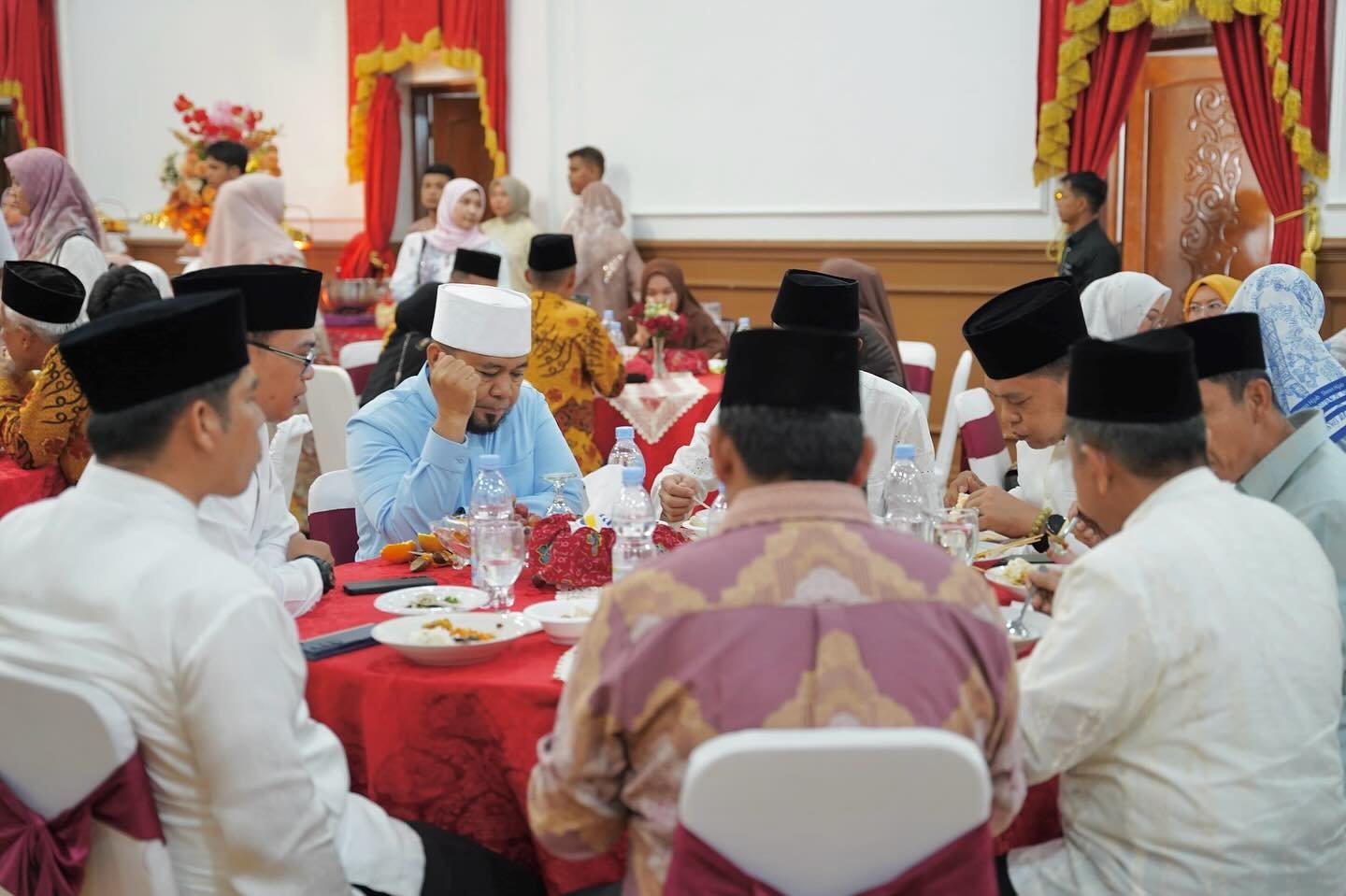 Open House Idulfitri 1446, Gubernur Bengkulu Sambut Masyarakat
