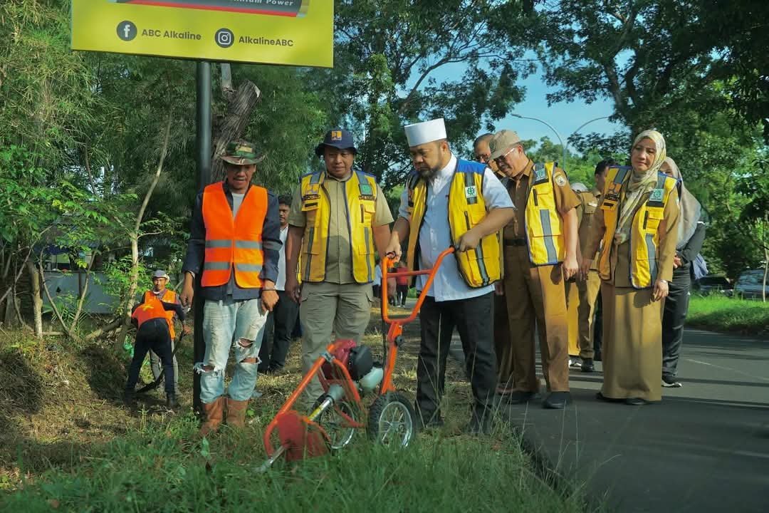 Program 100 Hari Helmi Hasan, Bebas dari Semak Belukar